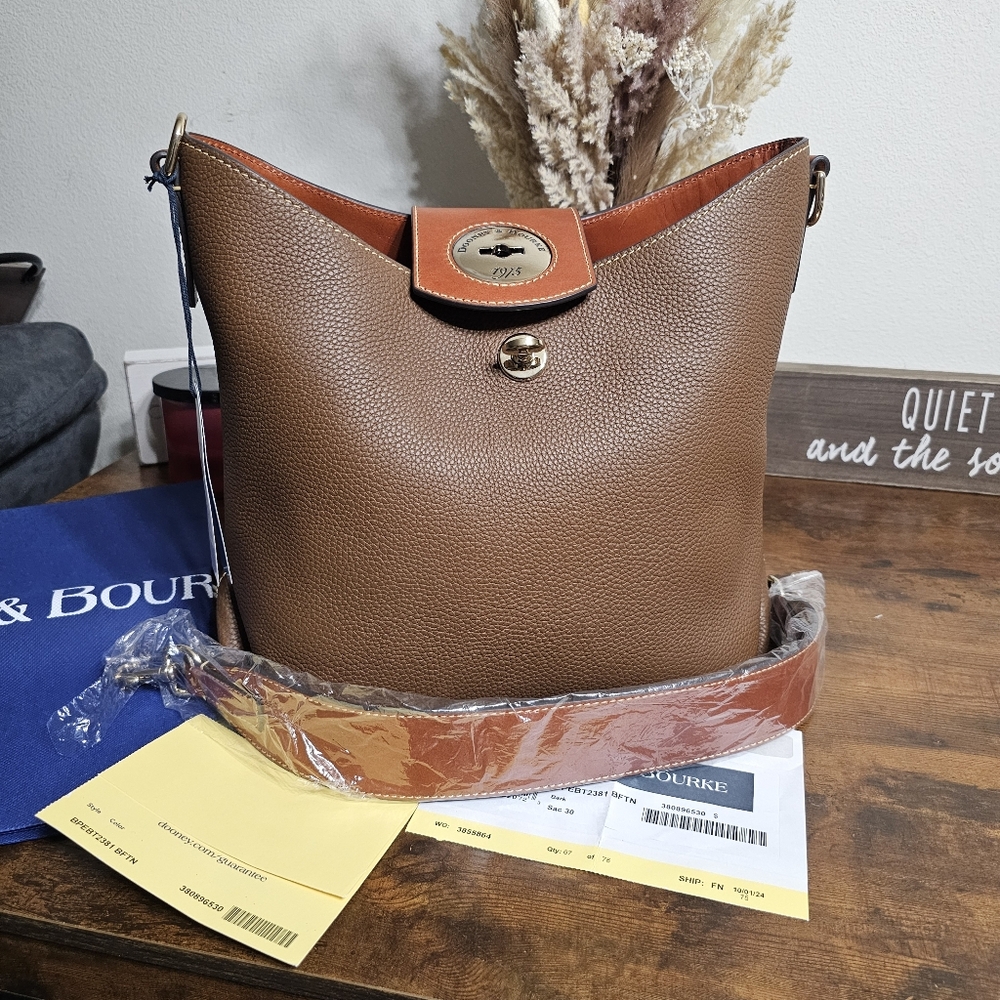 Dooney & Bourke Sac 30 Shoulder Bag - Picture 10 of 12